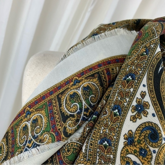 Art of the Scarf 100% Polyester Paisley Scarf Wrap Brand New - Picture 3 of 7